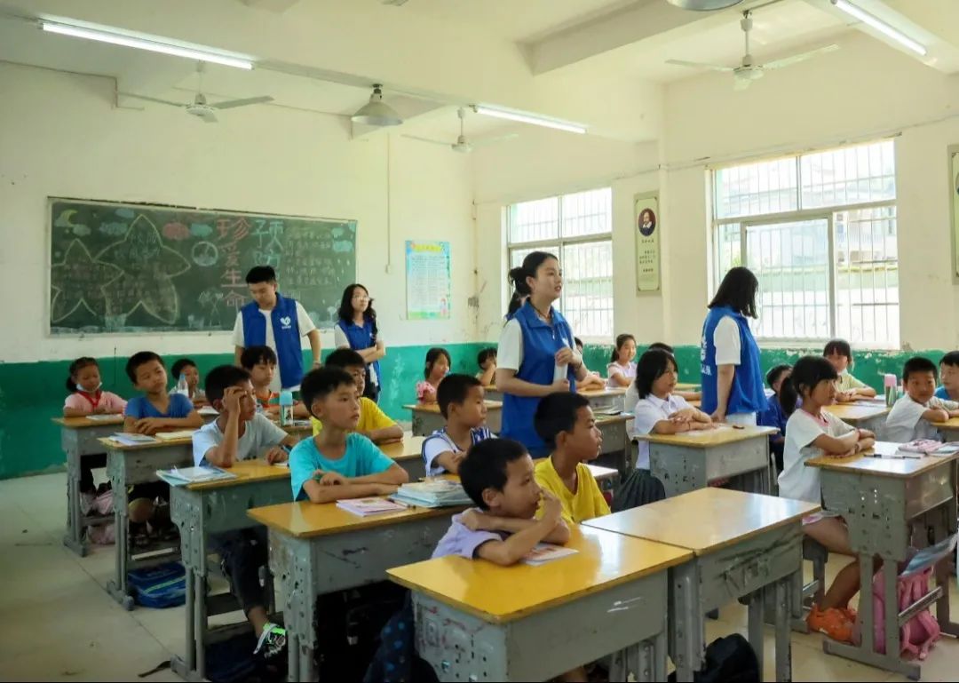 青春告白祖国｜江西科技学院：以青春之志与祖国同行、与时代共鸣休闲区蓝鸢梦想 - Www.slyday.coM