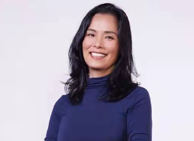 韦唯在国外庆生，与三儿子同框画面温馨，脸上没皱纹保养得当休闲区蓝鸢梦想 - Www.slyday.coM