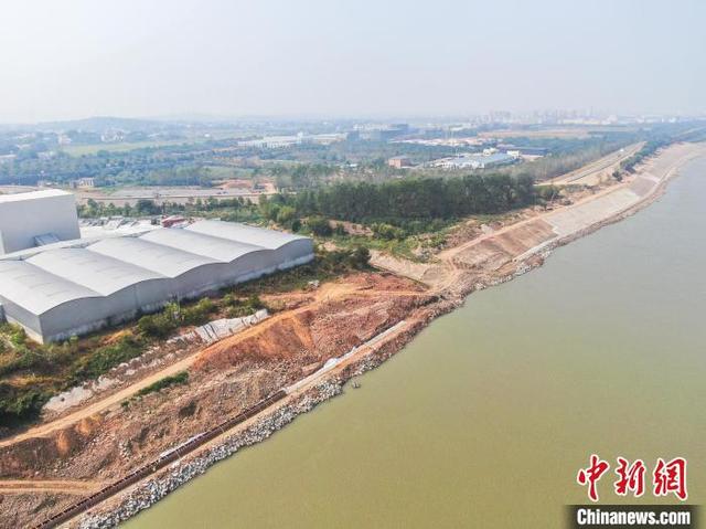 有谁知道仿砌石造型的现浇混凝土河道护岸挡墙怎么做？质量怎么样？