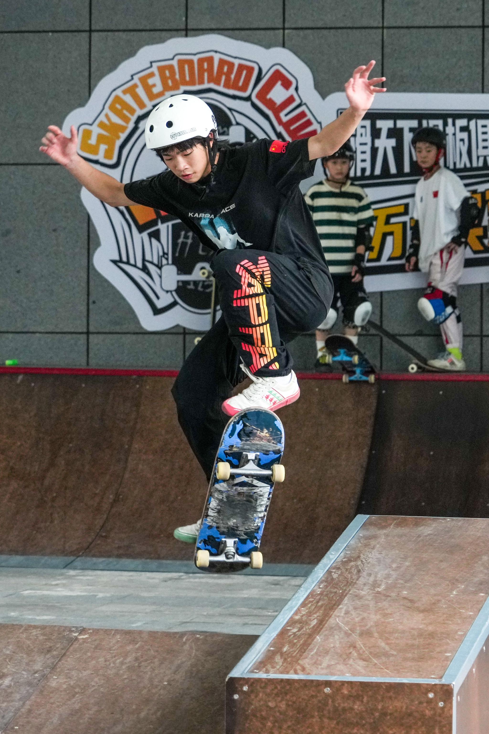 全民健身——趣味滑板 乐享假期|李博_新浪新闻