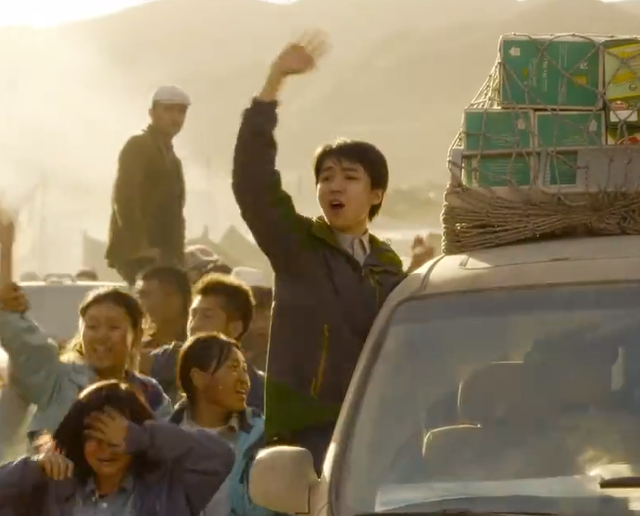 国庆档首波口碑来了！《万里归途》两极分化，《钢铁意志》遭差评休闲区蓝鸢梦想 - Www.slyday.coM