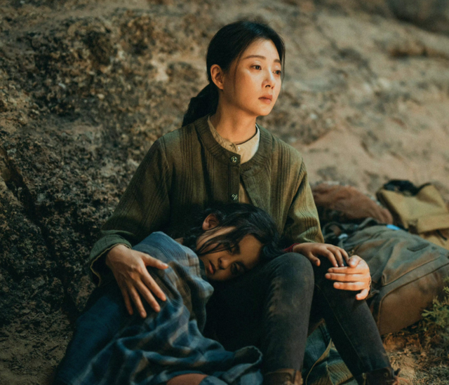 国庆档首波口碑来了！《万里归途》两极分化，《钢铁意志》遭差评休闲区蓝鸢梦想 - Www.slyday.coM