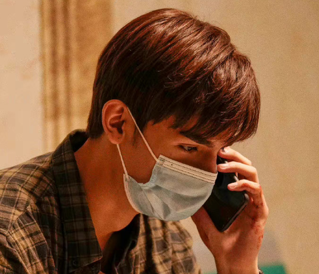 国庆档首波口碑来了！《万里归途》两极分化，《钢铁意志》遭差评休闲区蓝鸢梦想 - Www.slyday.coM