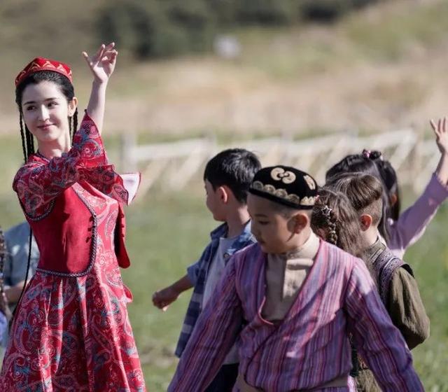 国庆档首波口碑来了！《万里归途》两极分化，《钢铁意志》遭差评休闲区蓝鸢梦想 - Www.slyday.coM