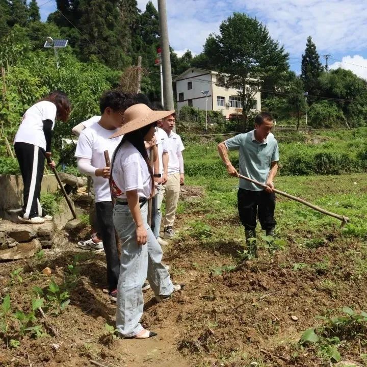 青春告白祖国｜江西科技学院：以青春之志与祖国同行、与时代共鸣休闲区蓝鸢梦想 - Www.slyday.coM