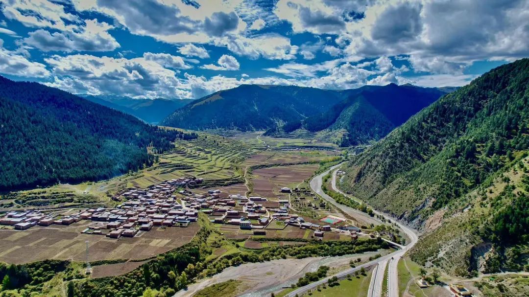 修“洛克之路”用了三吨草籽 “甘南秘境”的深秋探访可以安排上了！休闲区蓝鸢梦想 - Www.slyday.coM