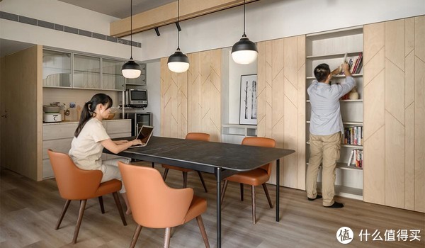 不要客厅，不要沙发茶几，这对夫妻的家，成了装修界的教科书休闲区蓝鸢梦想 - Www.slyday.coM