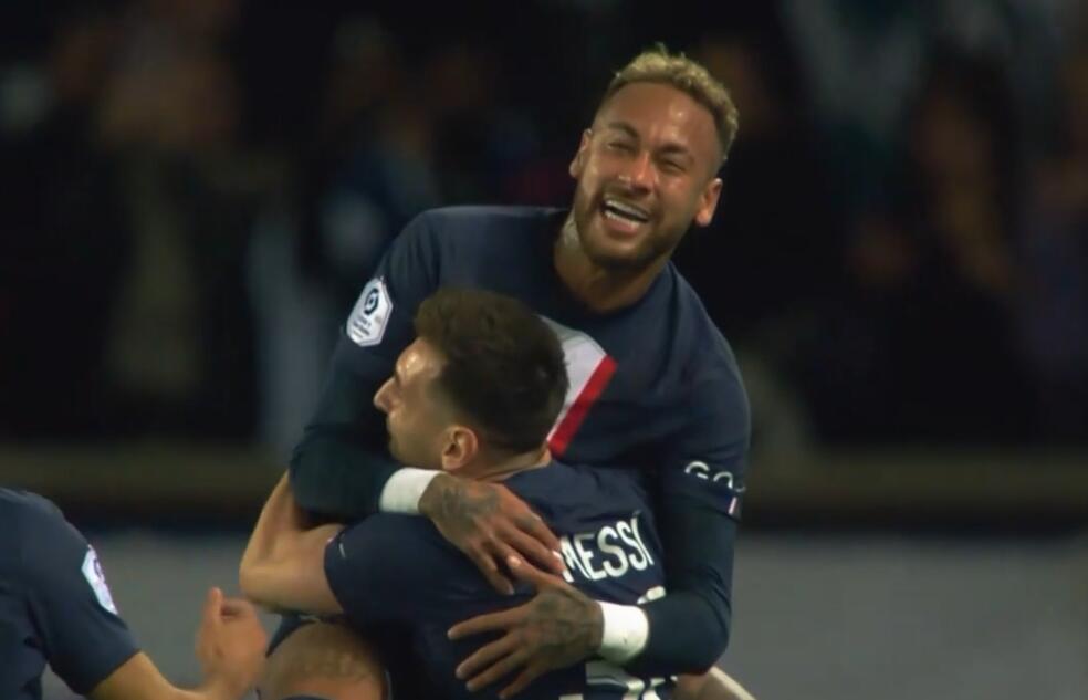 梅西任意球破门,内马尔飞扑拥抱笑得真开心|莱昂内尔·梅西|内马尔