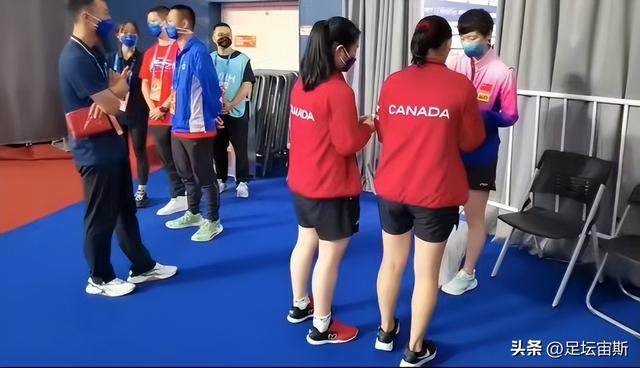 加拿大队员追星国乒求合影，孙颖莎摘口罩又忙戴上，陈梦耐心签名休闲区蓝鸢梦想 - Www.slyday.coM
