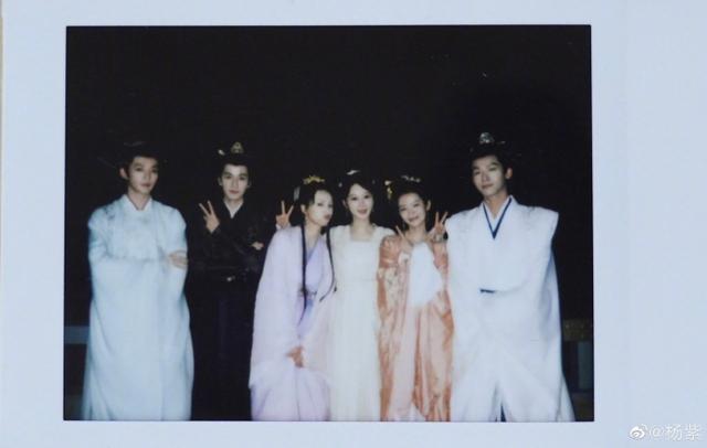 杨紫新剧《长相思》杀青！张晚意古装造型获赞，檀健次表现引期待休闲区蓝鸢梦想 - Www.slyday.coM