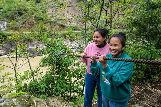 华春莹连发12组对比照，与云南有关的这组信息量很大！休闲区蓝鸢梦想 - Www.slyday.coM