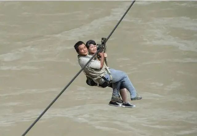 华春莹连发12组对比照，与云南有关的这组信息量很大！休闲区蓝鸢梦想 - Www.slyday.coM