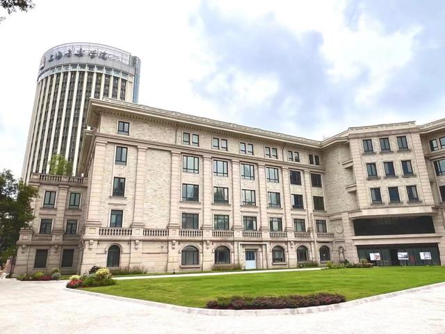 拆除围墙、紧邻街区，你可以和美丽的上海音乐学院合影了休闲区蓝鸢梦想 - Www.slyday.coM