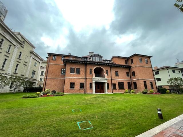 拆除围墙、紧邻街区，你可以和美丽的上海音乐学院合影了休闲区蓝鸢梦想 - Www.slyday.coM