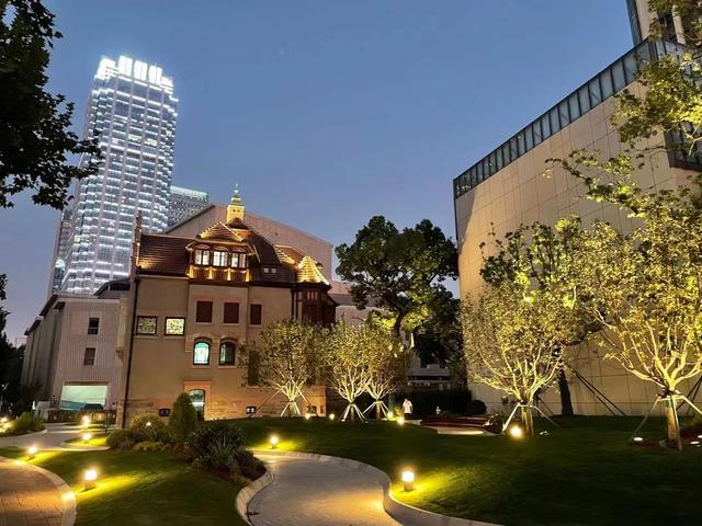 拆除围墙、紧邻街区，你可以和美丽的上海音乐学院合影了休闲区蓝鸢梦想 - Www.slyday.coM