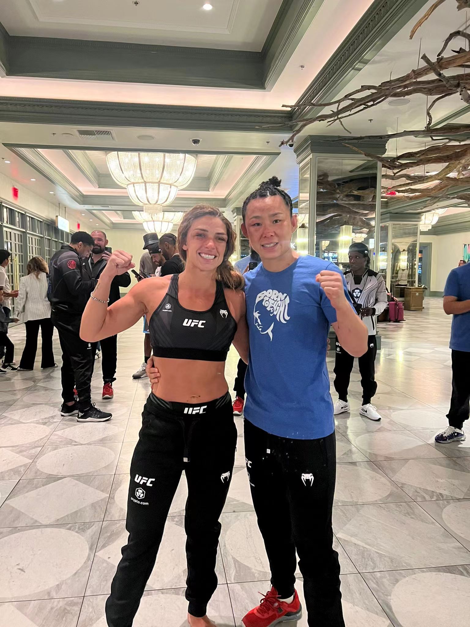 中国女将闪耀ufc!闫晓楠主赛击败邓恩,重返世界前五