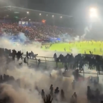 印尼东爪哇一体育场发生暴力事件：已致127人死亡，包括2名警察休闲区蓝鸢梦想 - Www.slyday.coM