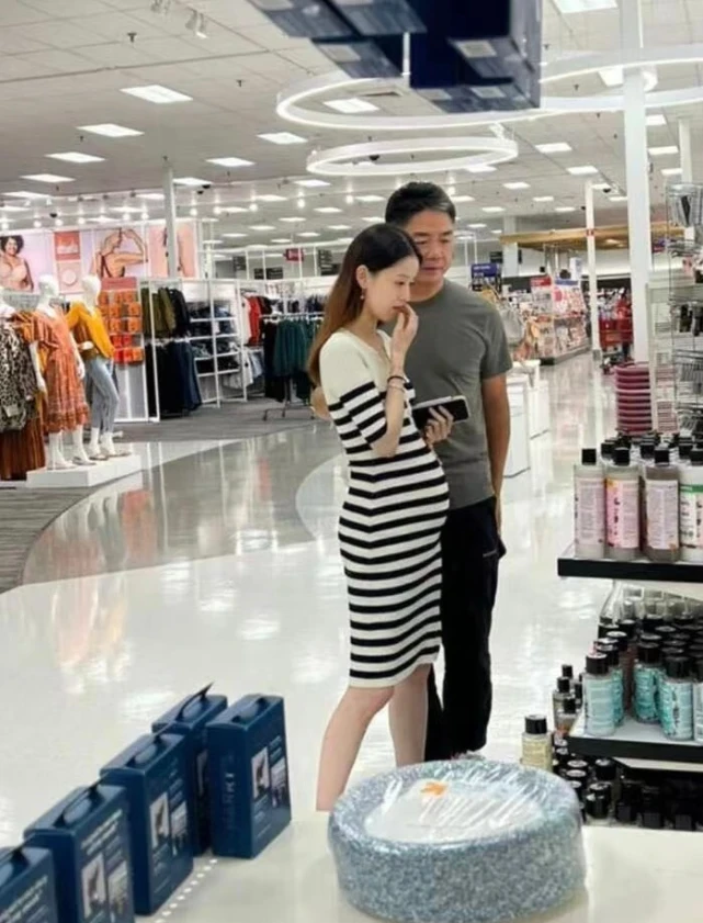 刘强东明州案与刘静尧达成和解，向妻子致歉并官宣章泽天怀二胎休闲区蓝鸢梦想 - Www.slyday.coM