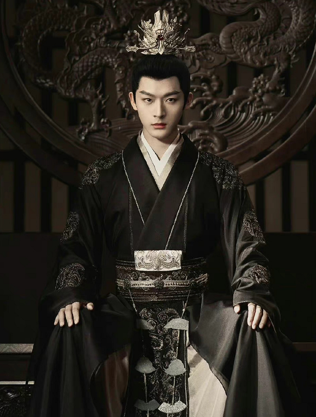 杨紫新剧《长相思》杀青！张晚意古装造型获赞，檀健次表现引期待休闲区蓝鸢梦想 - Www.slyday.coM