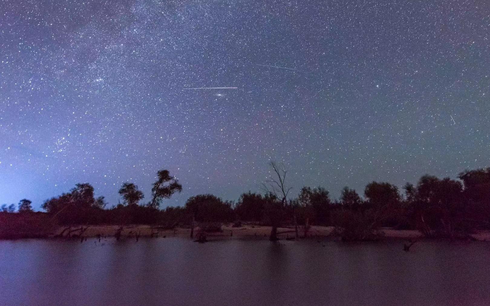 “星空”当年轻人都在和云赛跑，“星空”成热门旅游IP