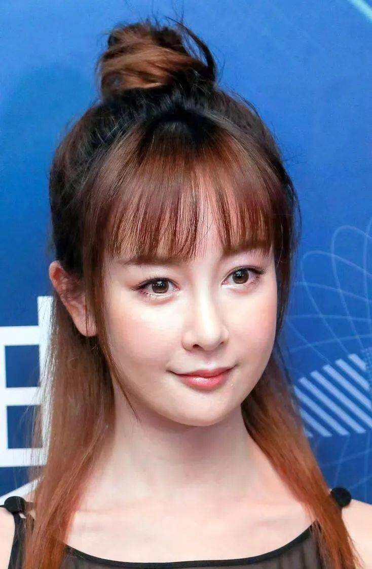 满脸玻尿酸,笑比哭难看,这10位填充过度的明星,个个一言难尽_杨雪