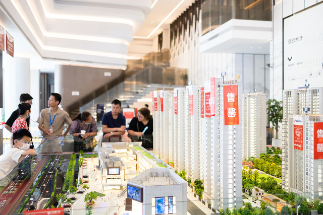 开发商抢收“黄金周”：全员上岗加足7天班，有楼盘预计接待超千组客户休闲区蓝鸢梦想 - Www.slyday.coM