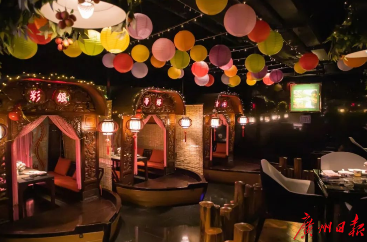 国庆假期，他们的过法有点特别……休闲区蓝鸢梦想 - Www.slyday.coM