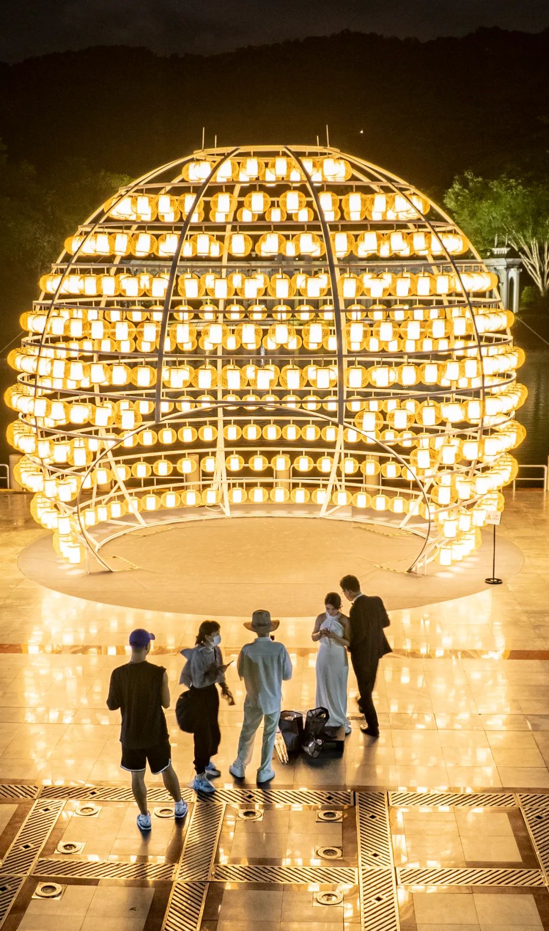 国庆假期，他们的过法有点特别……休闲区蓝鸢梦想 - Www.slyday.coM