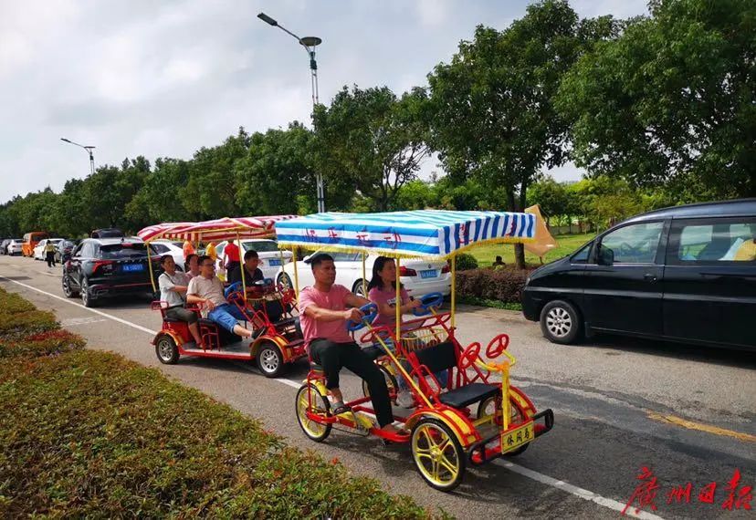 国庆假期，他们的过法有点特别……休闲区蓝鸢梦想 - Www.slyday.coM