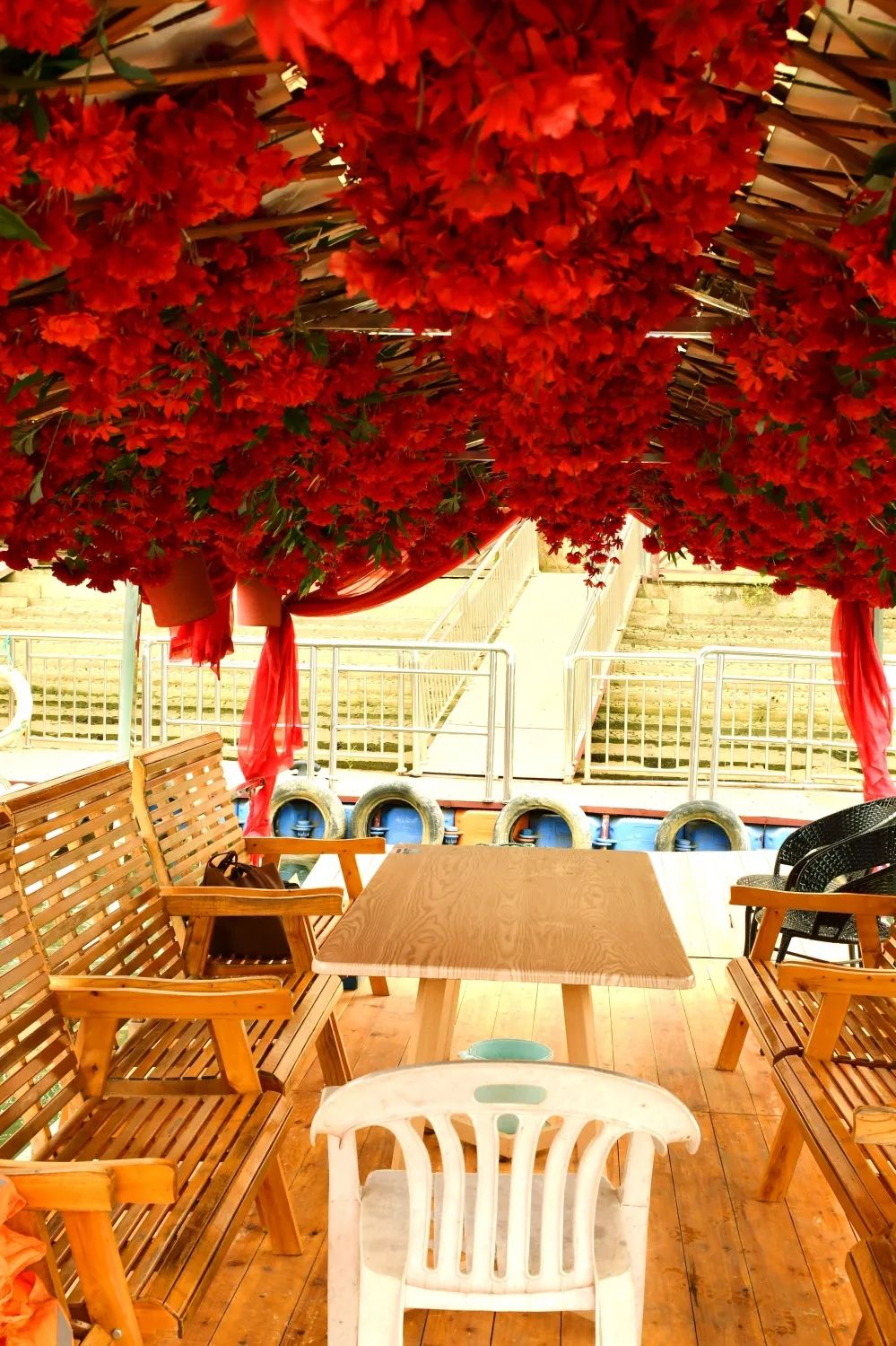 假期还在纠结去哪玩？崇左有一个游船赏景、喝下午茶的好去处！休闲区蓝鸢梦想 - Www.slyday.coM