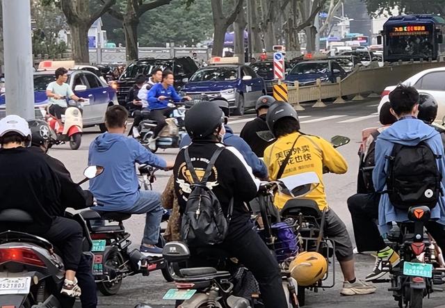 山东冷成了山冻最低气温仅4度，网友称仿佛一下子入初冬休闲区蓝鸢梦想 - Www.slyday.coM