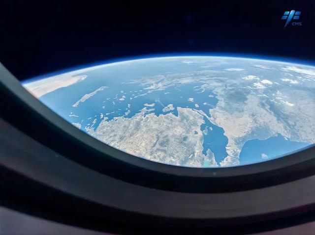 官方发布！神舟十四号航天员乘组在轨拍摄作品休闲区蓝鸢梦想 - Www.slyday.coM