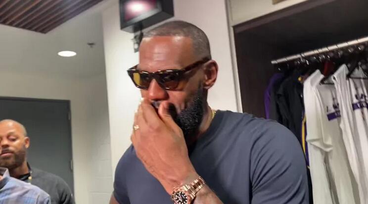 詹姆斯笑谈7中0：以前我也有过0中，但打得久就找回节奏了休闲区蓝鸢梦想 - Www.slyday.coM