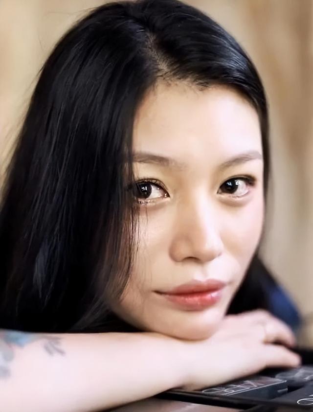 汪峰两个女儿颜值差距大,醒醒长相平平,小苹果五官出众似葛荟婕|小苹果|汪峰|葛荟婕_新浪新闻