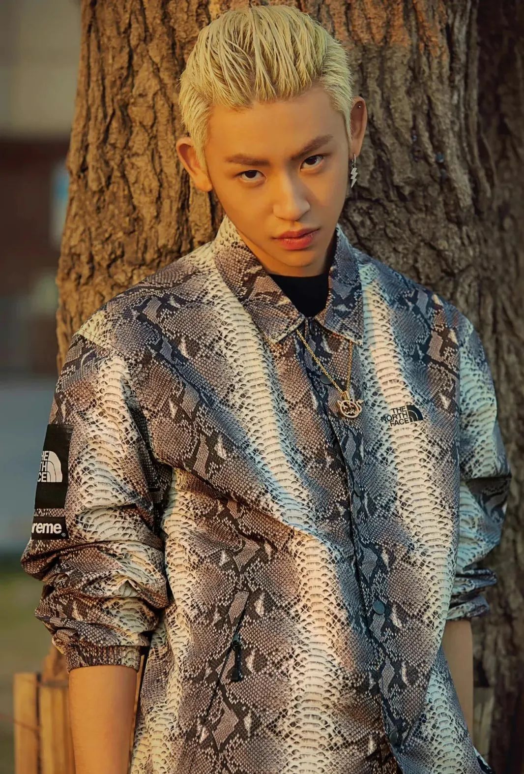 金秋十月，在“落花流水”的时节，如何掌握花系穿搭？休闲区蓝鸢梦想 - Www.slyday.coM