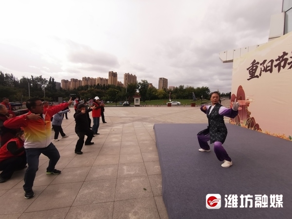 重阳节，老年人收到了健康大礼包