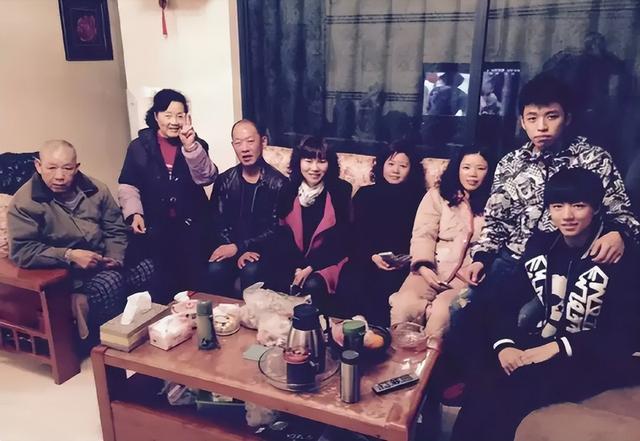 万里归途8个冷知识：吴京演王俊凯爸爸，用中兴手机，唱星星点灯休闲区蓝鸢梦想 - Www.slyday.coM