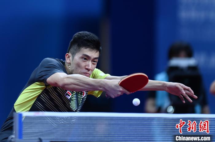中国香港男子乒乓球队员林兆恒在比赛中. 安源 摄