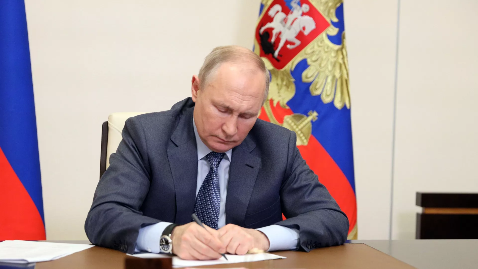 俄媒：普京签令，任命顿涅茨克等四联邦主体入俄之前领导人为代理领导人