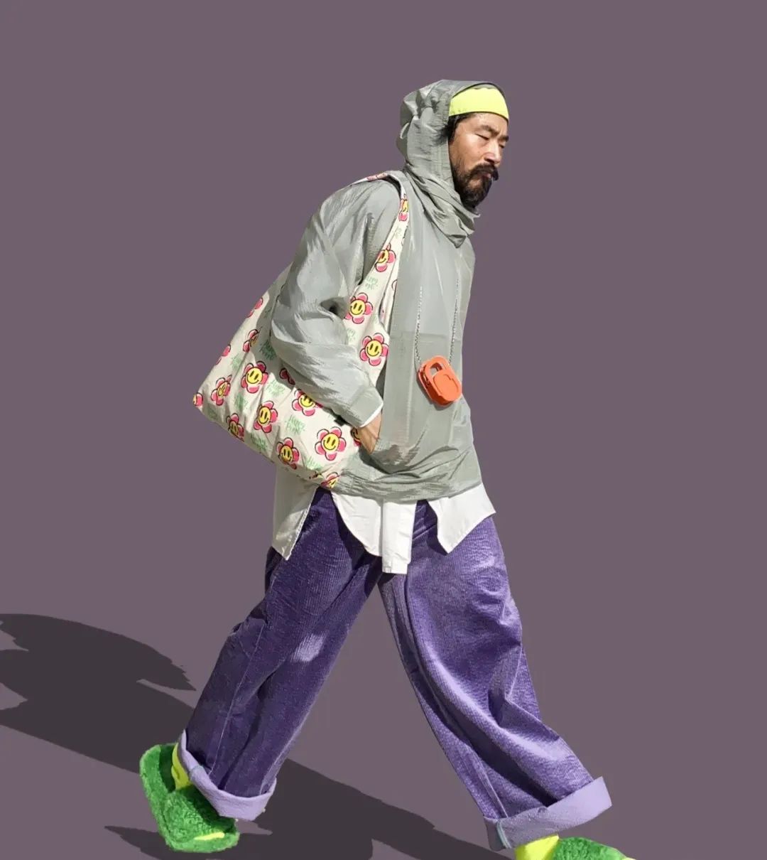 金秋十月，在“落花流水”的时节，如何掌握花系穿搭？休闲区蓝鸢梦想 - Www.slyday.coM