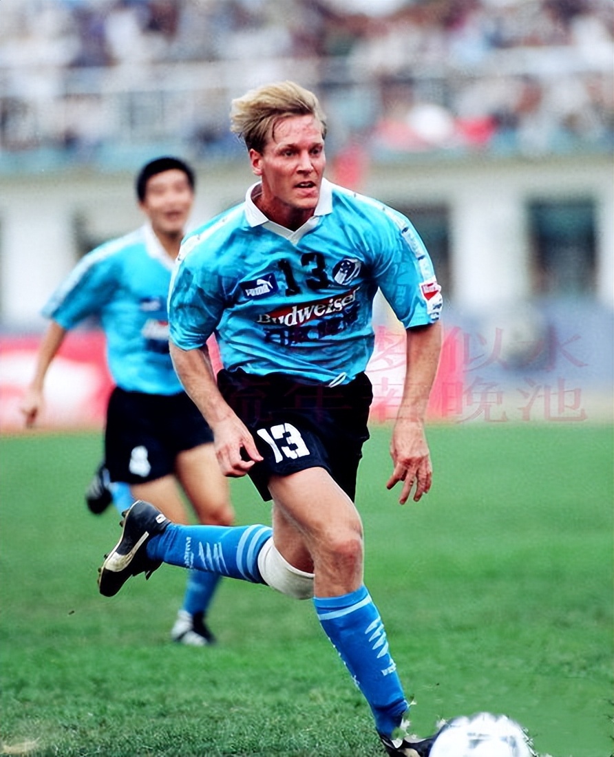 大连足球史上今天:1996年大连万达连追两球,2-2客平八一6分领跑