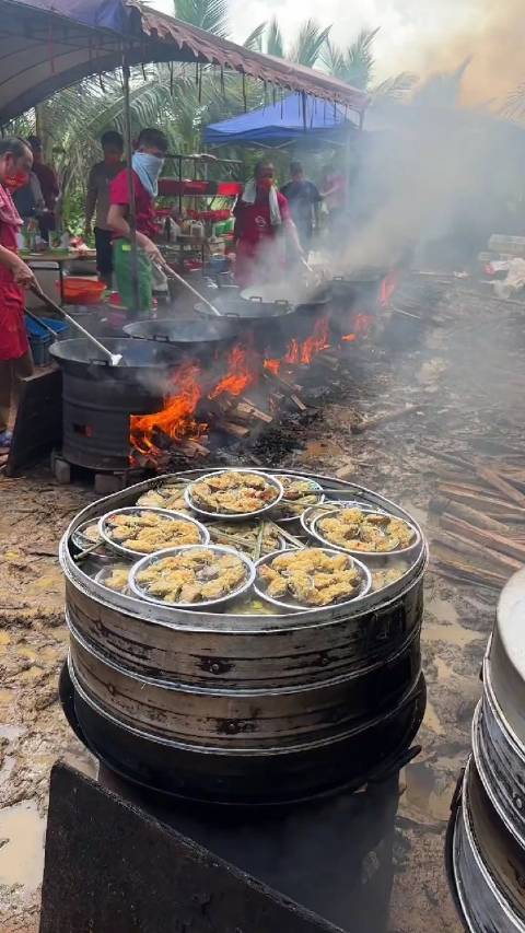 记录各地特色酒席菜品,这是海南文昌的酒席场面……_新浪新闻