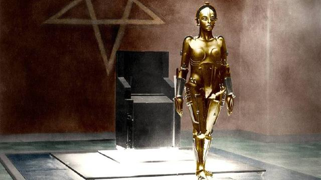 电影《大都会》中的女机器人"玛丽亚".图/电影剧照