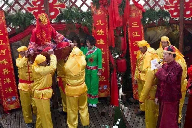 全网恭喜！4年办了100场婚礼，第101次才把新娘娶回家，多年感情终于曝光了休闲区蓝鸢梦想 - Www.slyday.coM