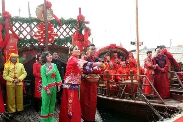 全网恭喜！4年办了100场婚礼，第101次才把新娘娶回家，多年感情终于曝光了休闲区蓝鸢梦想 - Www.slyday.coM