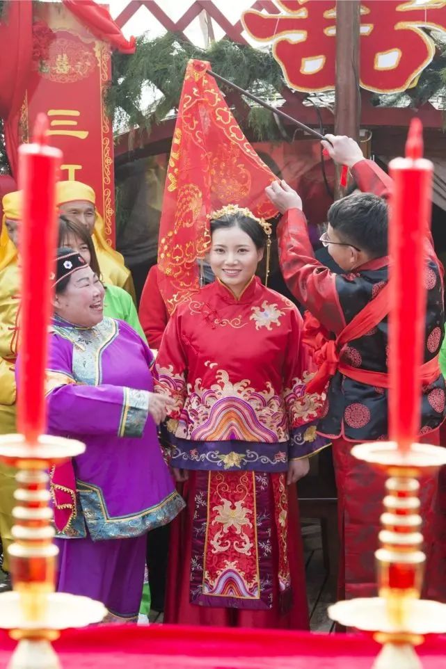 全网恭喜！4年办了100场婚礼，第101次才把新娘娶回家，多年感情终于曝光了休闲区蓝鸢梦想 - Www.slyday.coM