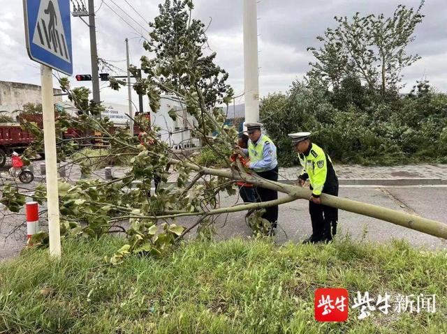 连云港公安：国庆假期，细数不期而遇的温暖瞬间……休闲区蓝鸢梦想 - Www.slyday.coM