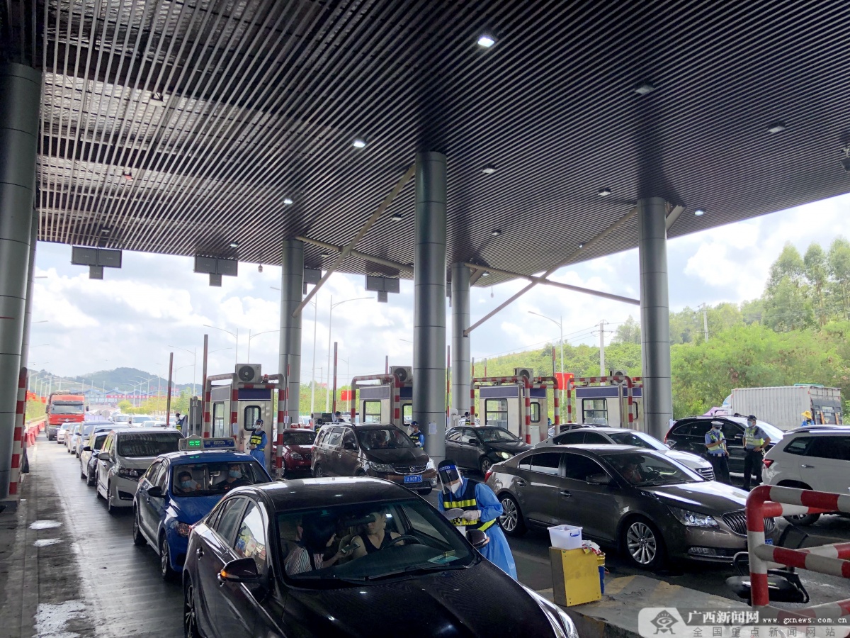 迎国庆假期返程高峰 南宁组织千人力量保障通行畅通休闲区蓝鸢梦想 - Www.slyday.coM