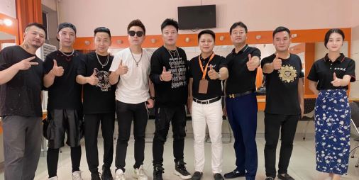 安徽致敬传奇光辉岁月纪念BEYOND演唱会圆满落幕休闲区蓝鸢梦想 - Www.slyday.coM 安徽致敬传奇光辉岁月纪念BEYOND演唱会圆满落幕休闲区蓝鸢梦想 - Www.slyday.coM