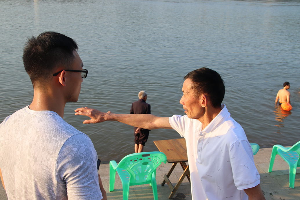 江河奔腾看中国丨大学生团队六年接续守护，助力长江水清岸绿休闲区蓝鸢梦想 - Www.slyday.coM